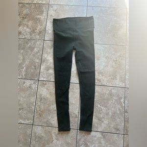 Lululemon Leggings in Army Green With Lace Details on Legs Size 8